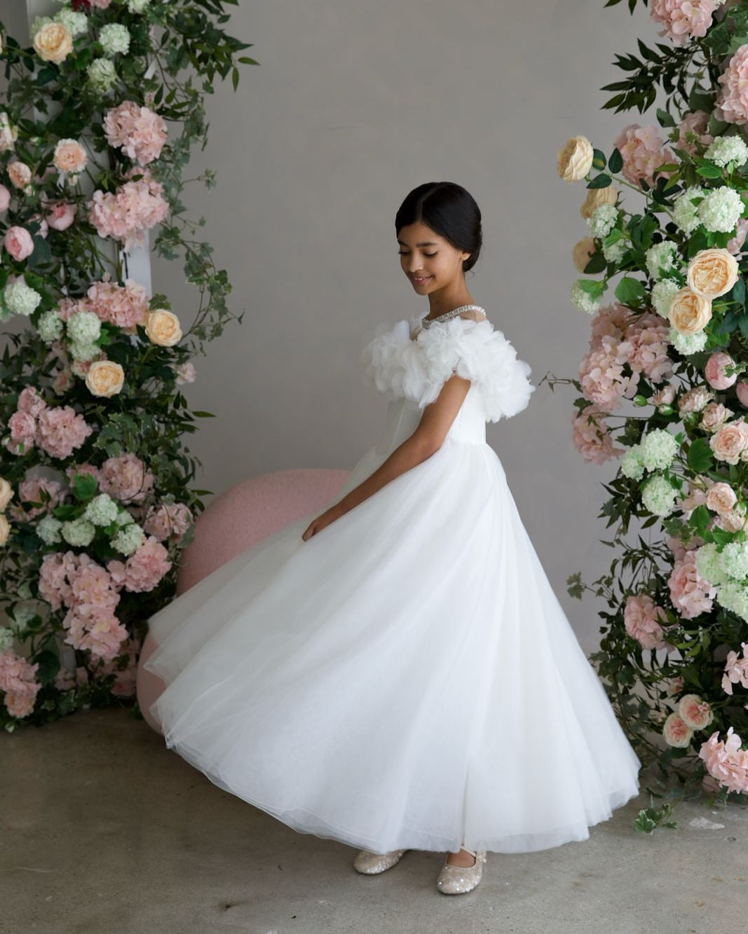 Elegant White Dress OZL 251226